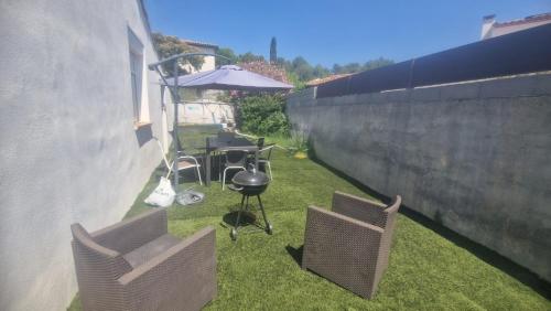 Afbeelding uit fotogalerij van Maisonnette avec jardin et piscine privée in Grabels