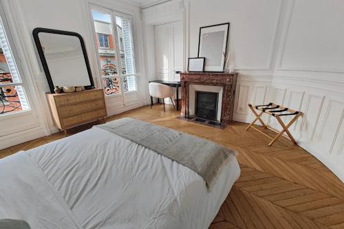 Amazing refurbished flat in Paris V