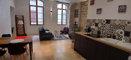 Afbeelding uit fotogalerij van T2 60 m² - Au cœur de tout in Gignac