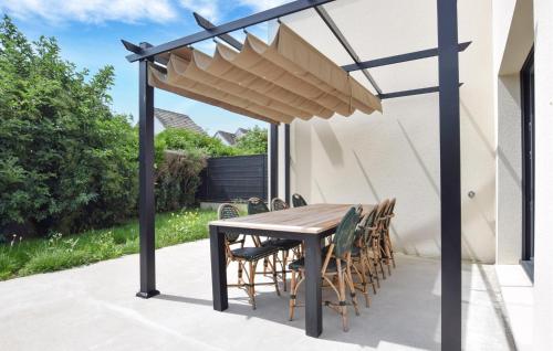 Μπαλκόνι ή βεράντα στο 4 Bedroom Amazing Home In Grentheville
