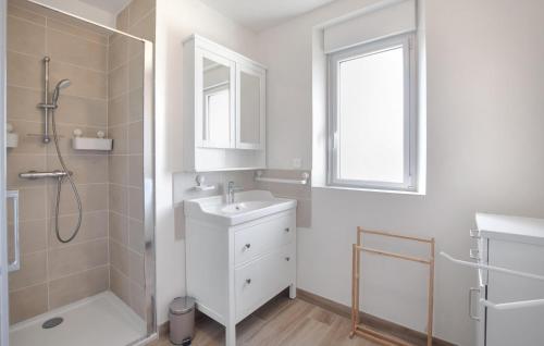 Bagno di 3 Bedroom Beautiful Home In Créances