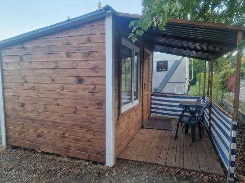 Domek GLAMPING na Polu namiotowym RADOŚĆ