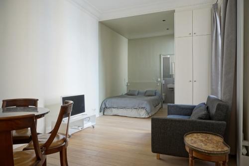 Rue Chateaubriand - Paris 8