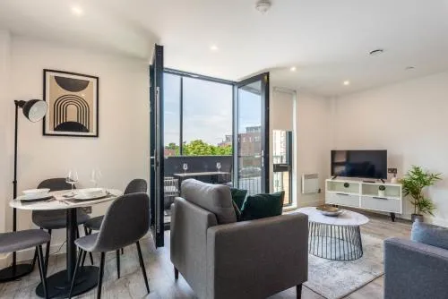 Superior Apartment with Balcony & Gym photo 1