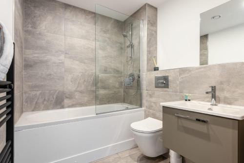 Superior Apartment with Balcony & Gym photo 4