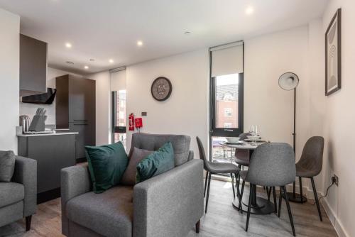 Superior Apartment with Balcony & Gym photo 5