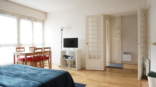Paris Apartment Close to Eiffel Tower and Metro