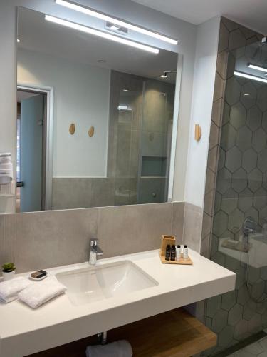 Gallery image of EOS Luxury Suites in Kriopigi