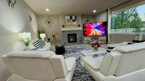 Χώρος καθιστικού στο PY1 PRESTIGE VILLA Central AC, Fenced yard