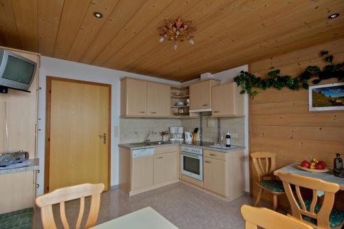 Una cocina o kitchenette en Haus Panorama