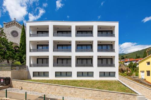 Belinda apartments with balcony