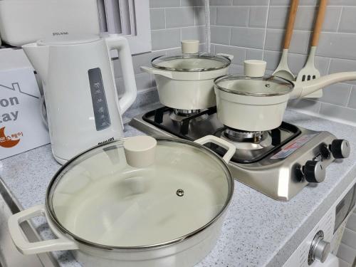 Dapur atau dapur kecil di Moon House In Seoul #Quiet #Airport transport nearby#1 min to line2 nakseongdae subway