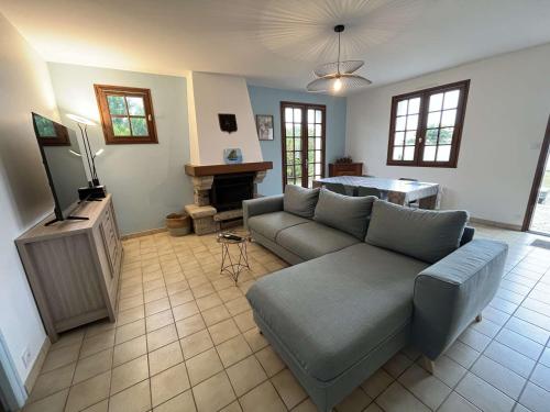 Jolie villa rénovée, 900m plage, jardin clos, animaux admis, parking, balades corniche vendéenne - FR-1-324-565