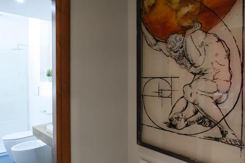 Un baño de Midnight in Vatican