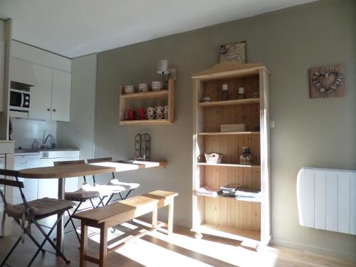 Η κουζίνα ή μικρή κουζίνα στο Appartements Les Balcons du Soleil