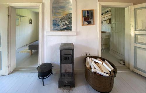 Χώρος καθιστικού στο 3 Bedroom Amazing Home In Grundsund