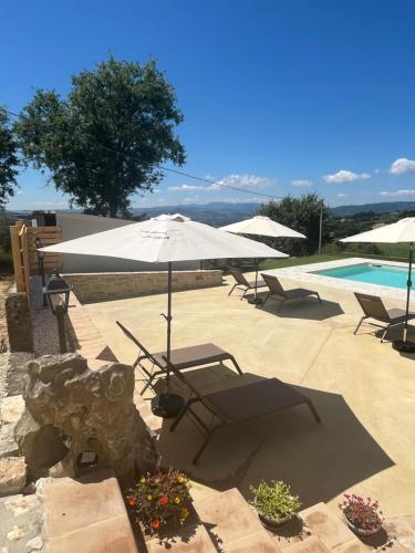 Πισίνα στο ή κοντά στο Agriturismo La Quercia Bella