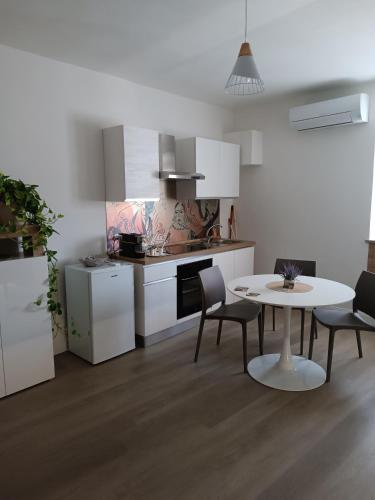 Kuchyň nebo kuchyňský kout v ubytování la casina dei cosmati
