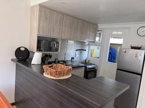 Η κουζίνα ή μικρή κουζίνα στο Linda casa Familiar