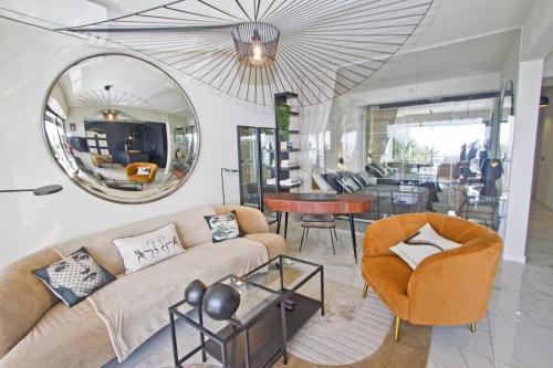 Luxury Flat Beachfront Nice