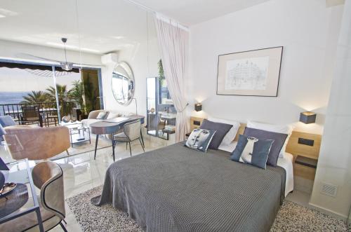 Ένα ή περισσότερα κρεβάτια σε δωμάτιο στο Luxury Flat Beachfront Nice