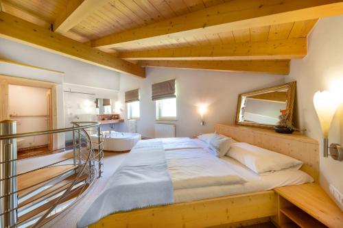 Postel nebo postele na pokoji v ubytování Berghotel Ronach