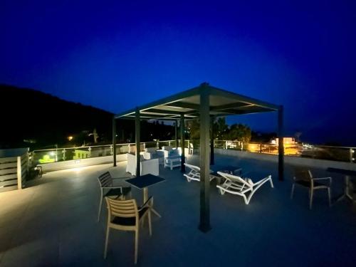 Gallery image of Ocean View Studios and Luxury Rooms in Plomarion