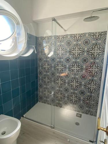 Ένα μπάνιο στο Shiverty apartment