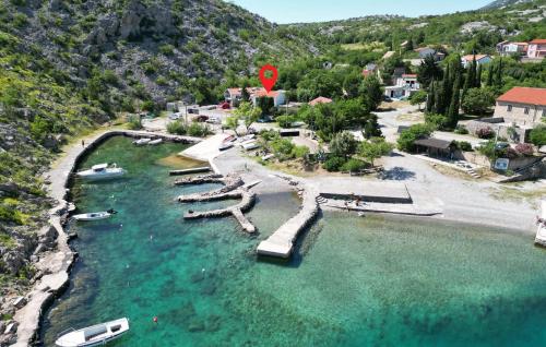 2 Bedroom Amazing Apartment In Cesarica