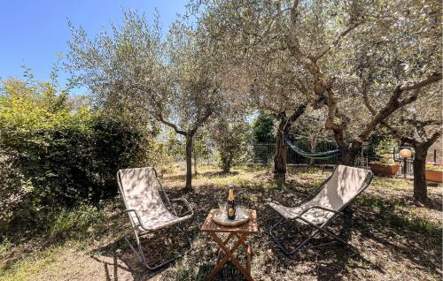 Κήπος έξω από το 2 Bedroom Pet Friendly Home In Todi