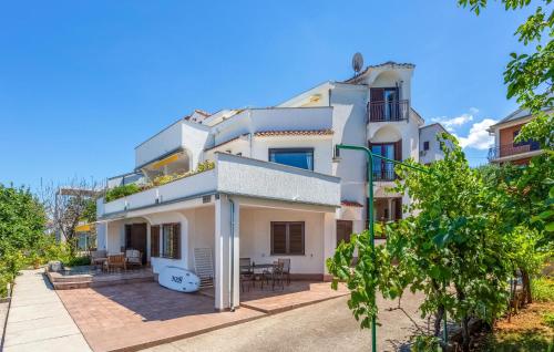 Stunning Apartment In Njivice With Wifi