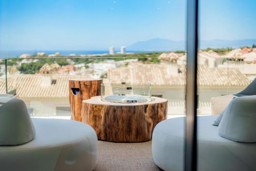 Villa Vida - Luxury Panorama Seaview Penthouse in Organic-Boho Design with Pool, Gym, Spa