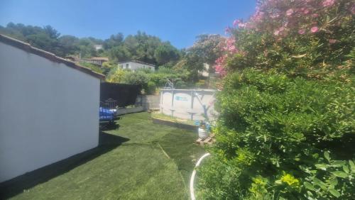 Afbeelding uit fotogalerij van Maisonnette avec jardin et piscine privée in Grabels
