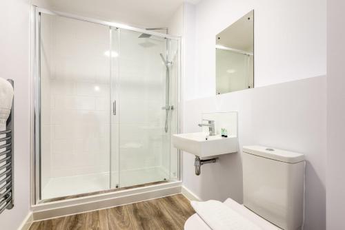 Koupelna v ubytování Contemporary 2 Bedroom Home in York