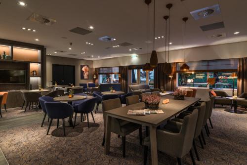 ビルダーバーグ ホテル デ ケーゼルクローンにあるレストランまたは飲食店