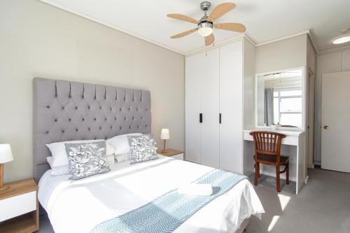 Ένα ή περισσότερα κρεβάτια σε δωμάτιο στο Beachcrest Suite @ Brookes Hill