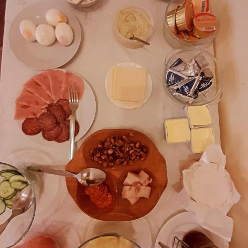 Jídlo v penzionu nebo okolí