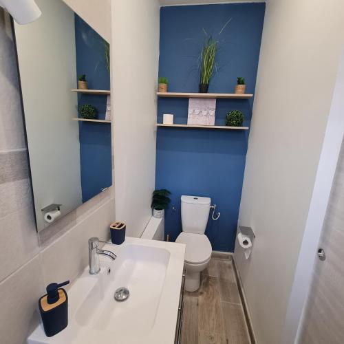 Phòng tắm tại Villa Blue Foyal