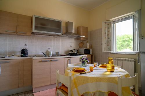 Kuchyň nebo kuchyňský kout v ubytování "La casa di Nina" Authentic and Peaceful Salento Home with WiFi