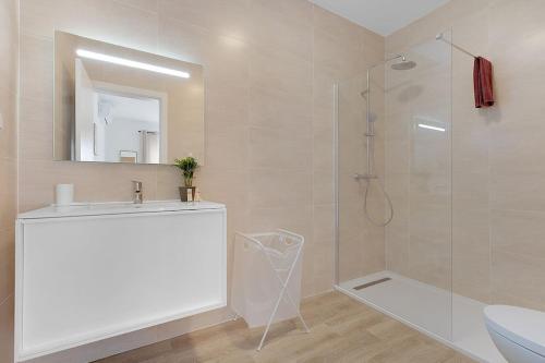 Koupelna v ubytování 14 Esteva Resorts rcA Aljezur 5 min to the Beach