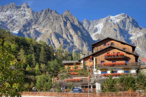 Foto da galeria de Hotel Astoria em Courmayeur