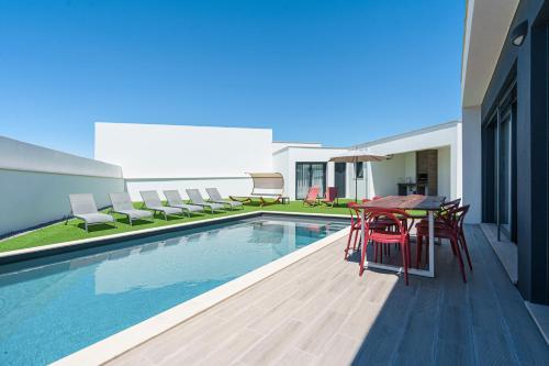 Πισίνα στο ή κοντά στο Villa Tropical