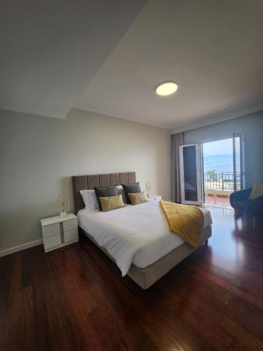 Blue Diamond-seaview & free park