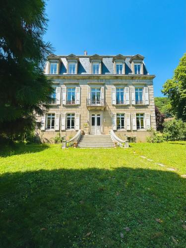 Κήπος έξω από το Château Mesdames