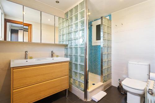 Sunny 3BR2BA w Private Terrace AC