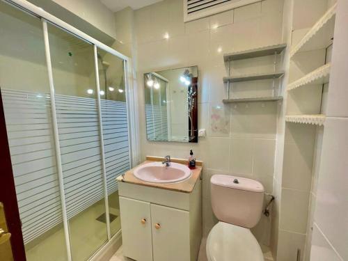 Ένα μπάνιο στο Arostegi apartment - En pleno casco antiguo