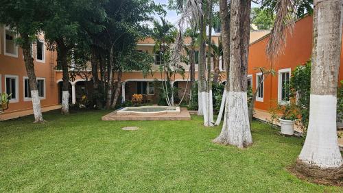 Un jardín fuera de Los Cedros Uayamon