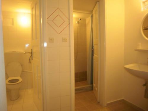Koupelna v ubytování Sourmeli Garden Hotel