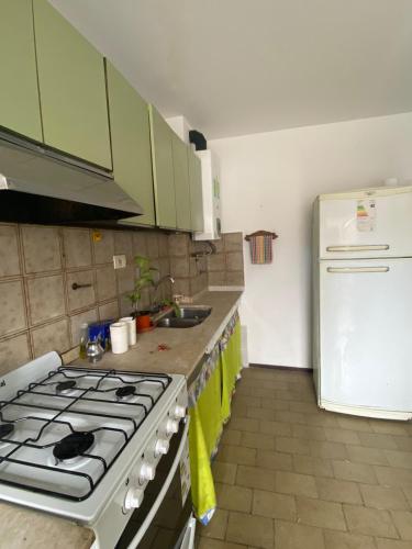 Kuchyň nebo kuchyňský kout v ubytování Julia Apparts - DEPARTAMENTO EN EL CENTRO DE LA CIUDAD