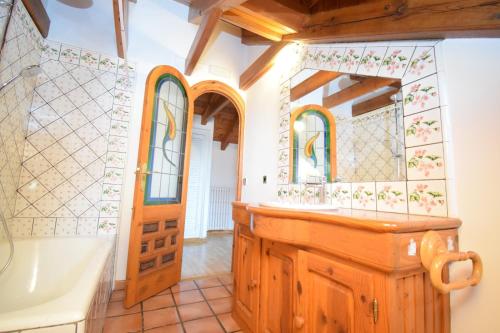 Ένα μπάνιο στο La Casona Imperial 2